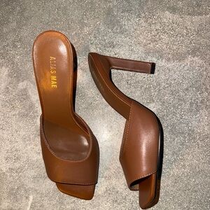 Alias Mae Fawn Mocha Leather Mule Sandals – Size 39 (US 9) – Worn once Inside!